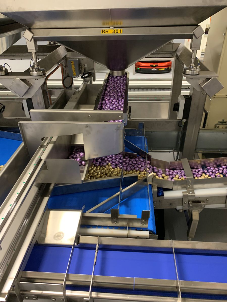 Festo electric drive automation achieves perfect Easter egg flavour combinations for Mondelez